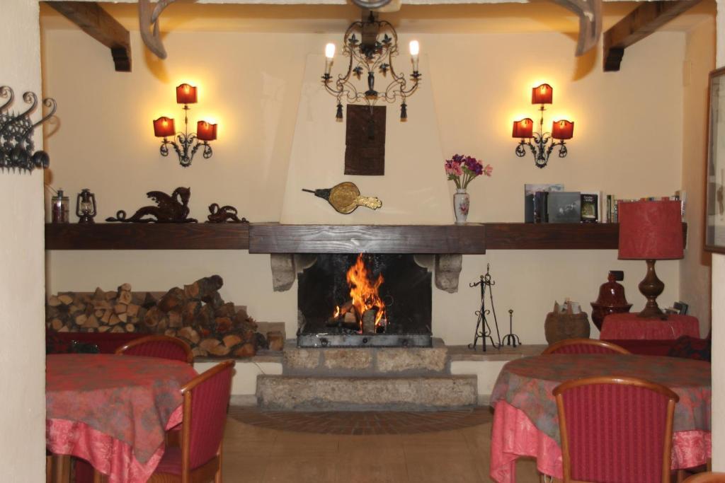 Hotel Alle Vecchie Arcate Пескассероли Экстерьер фото